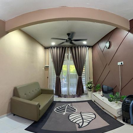 Naufa Homestay 2 3R3B Machang Macang Exterior photo