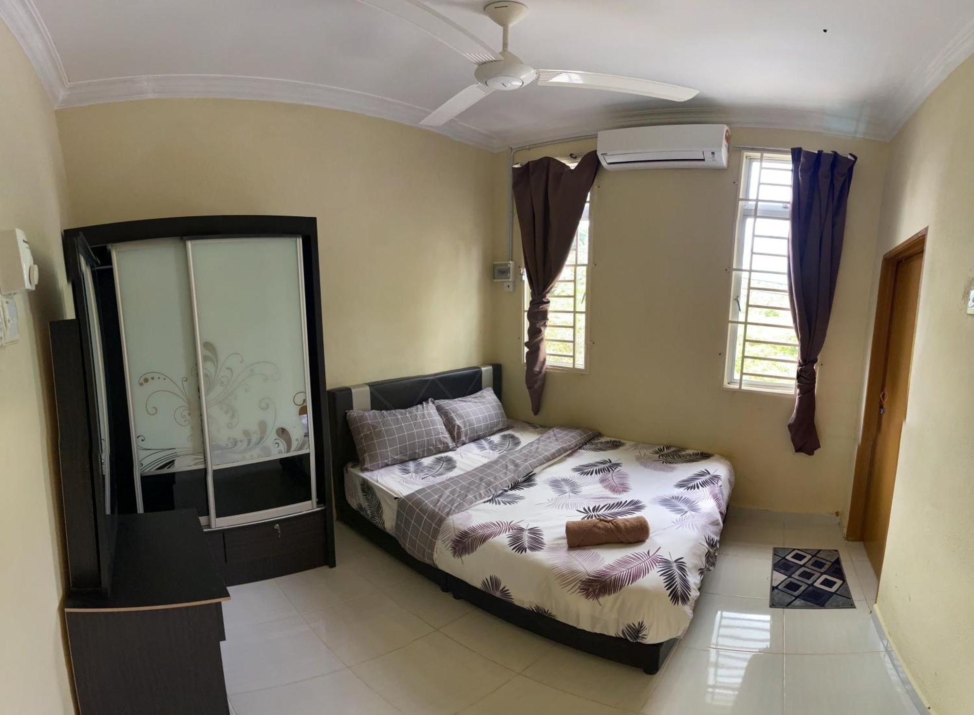Naufa Homestay 2 3R3B Machang Macang Exterior photo